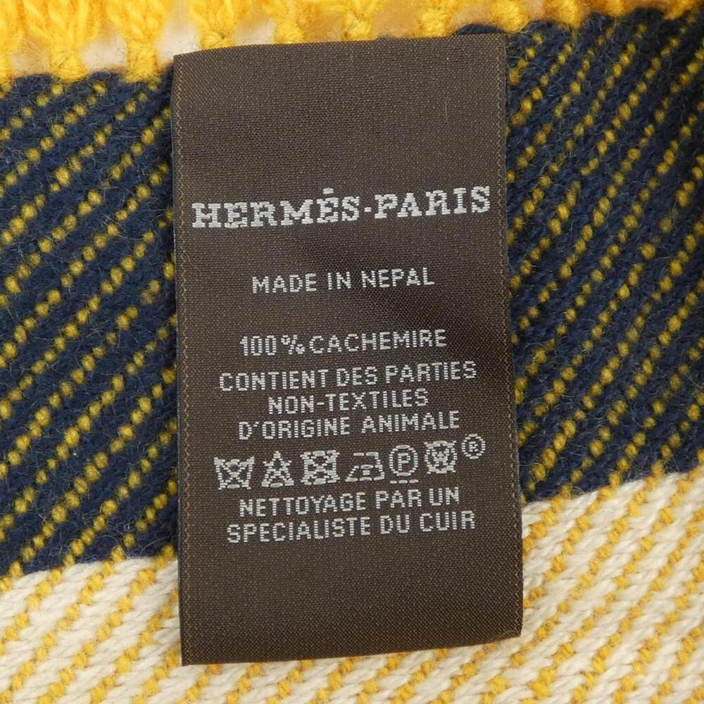 HERMES Authentic Cream Scarf - Picture 3 of 4